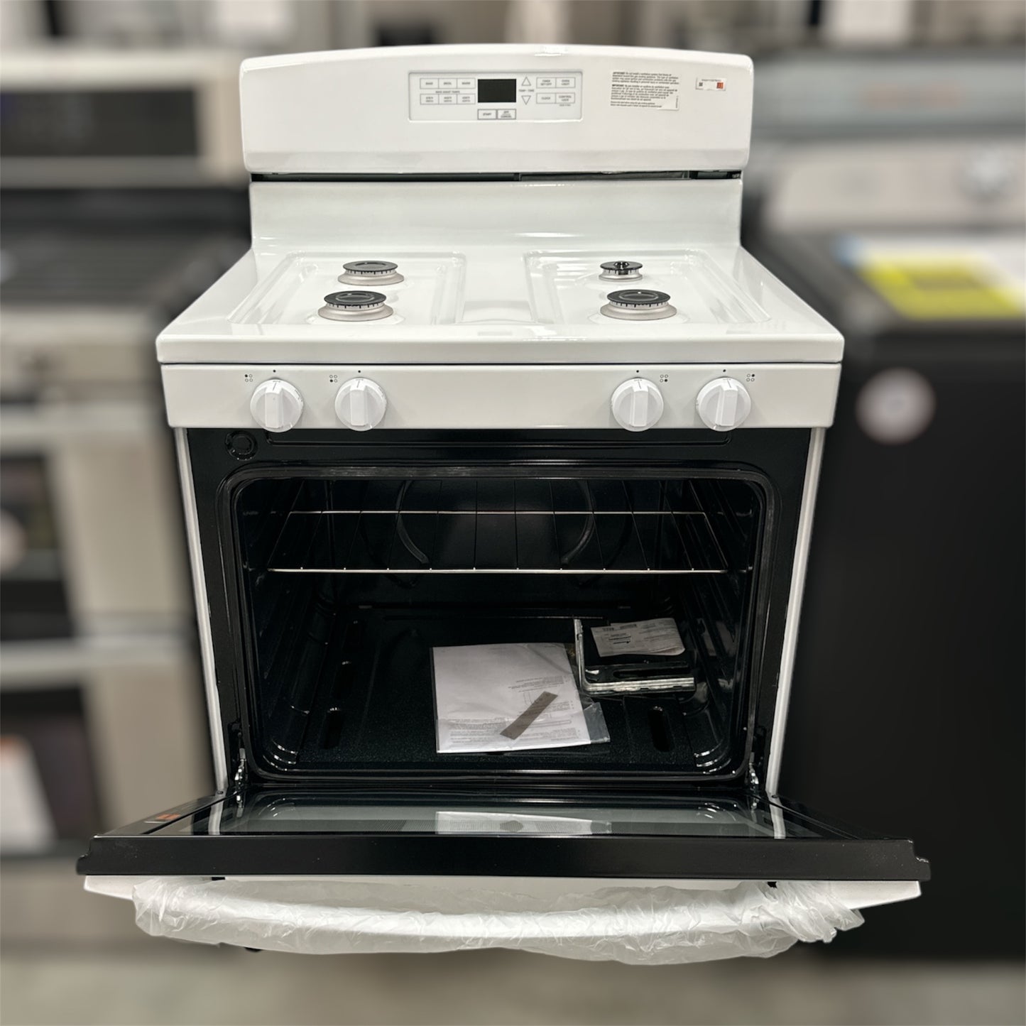 New, Open Box: Amana 30-inch Gas Range with Bake Assist Temps - 70CAO213