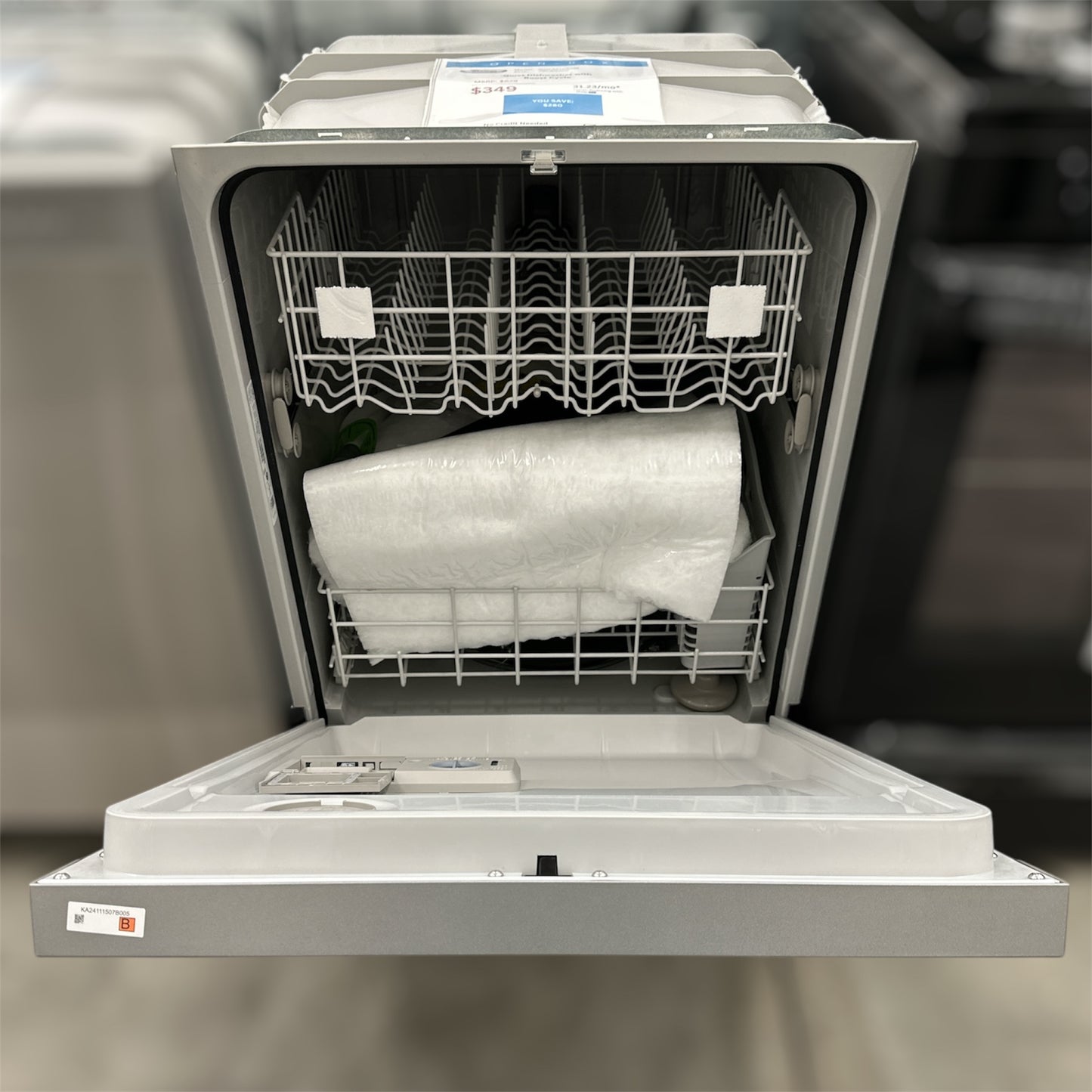 Whirlpool Quiet Dishwasher with Boost Cycle - 38CAO220 - WDF341PAPM