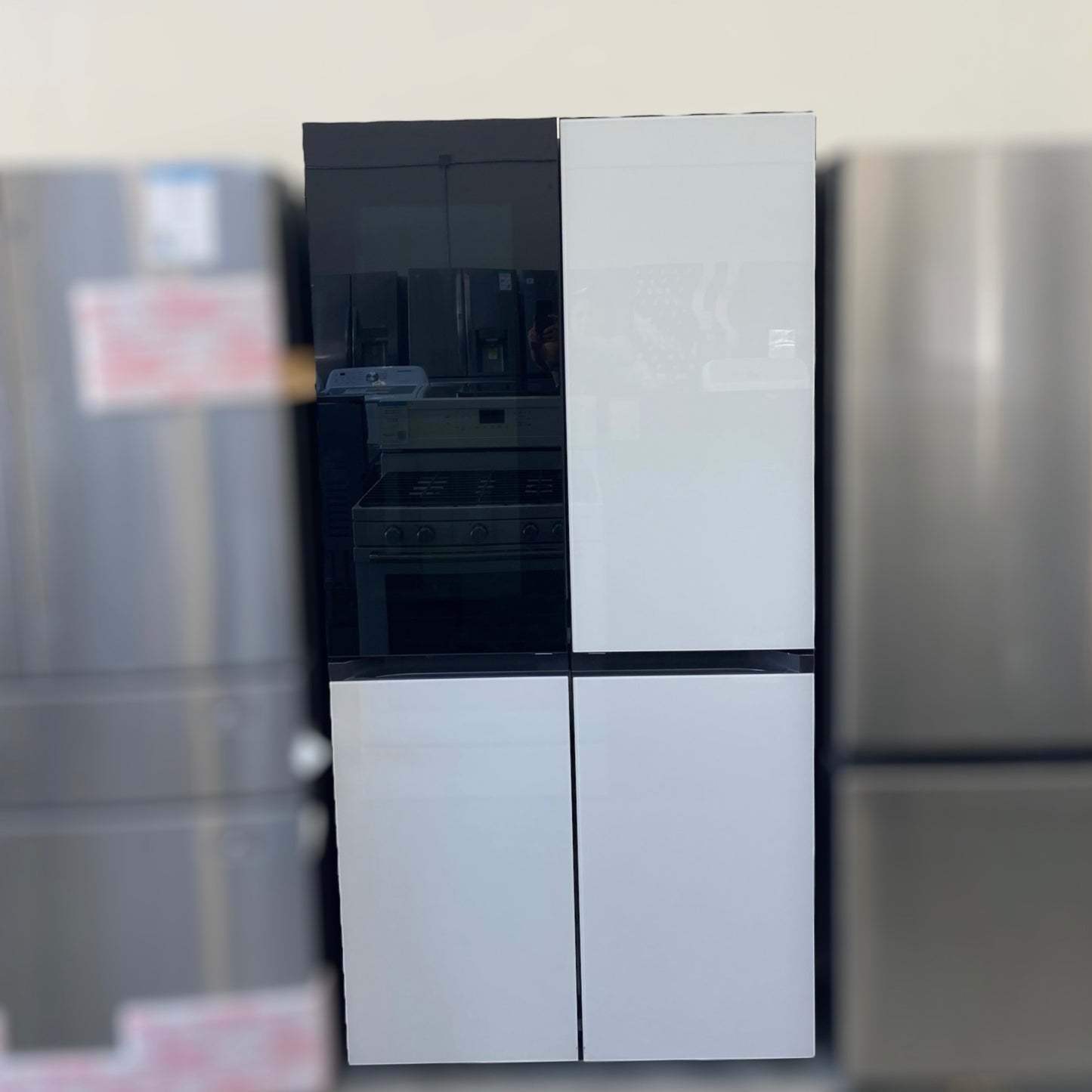 Samsung - RF29DB970012AA - 29 Cu. Ft. Bespoke 4‑Door Flex™ Refrigerator with Family Hub