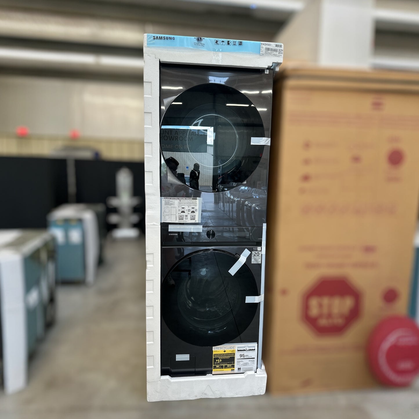 Samsung - WH46DBH500EVA – Bespoke 4.6 cu. ft. AI Laundry Hub™ with 7.6 cu. ft. Electric Dryer