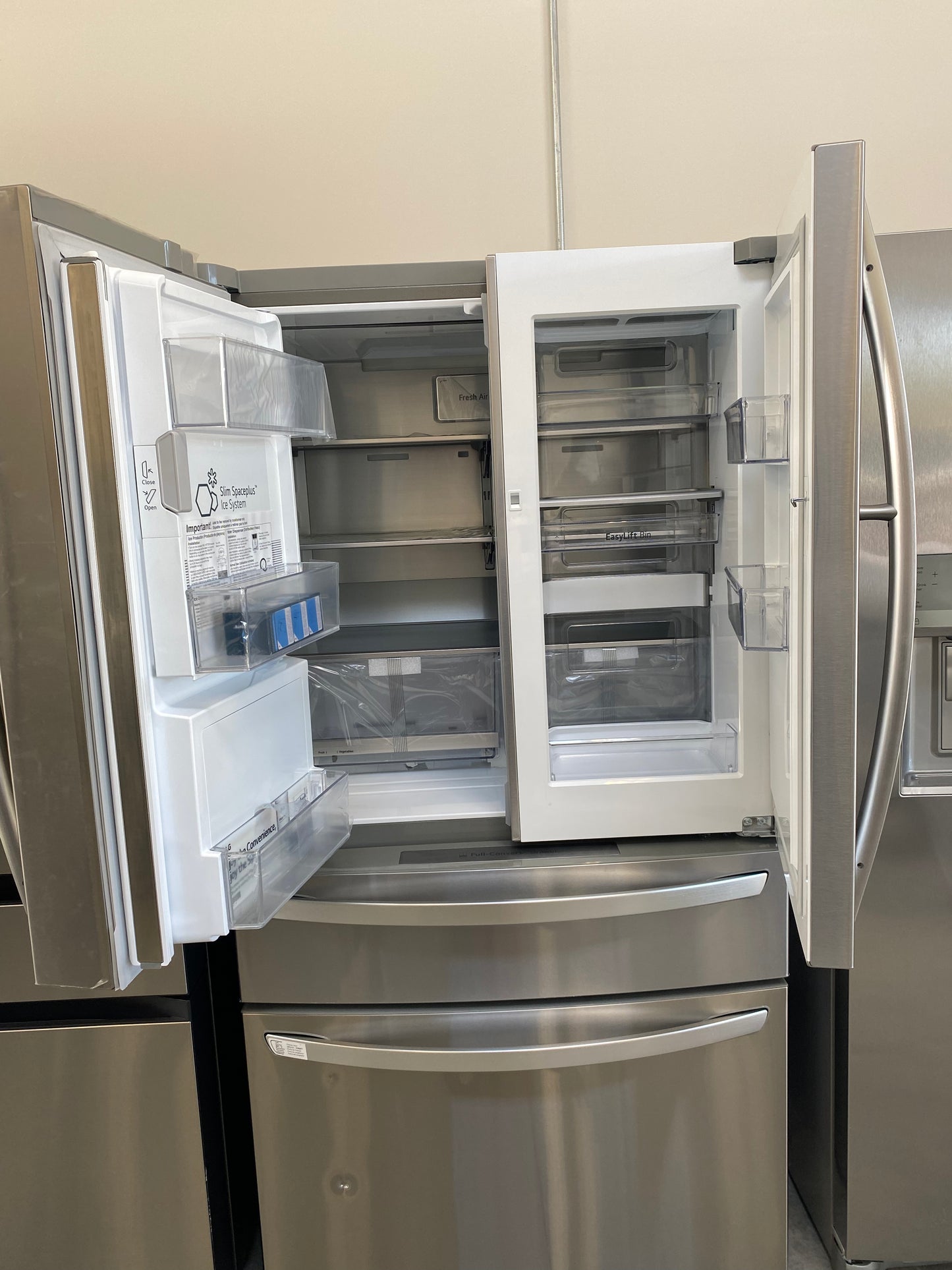 LG - LRMDC2306S - 23 cu. ft. Smart Counter-Depth Refrigerator with Craft Iceā¢
