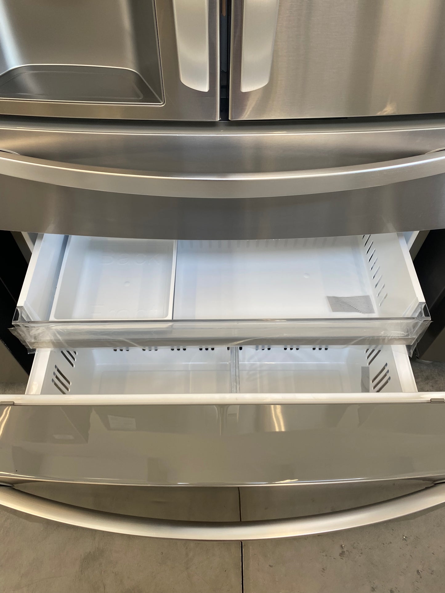 LG - LRMDC2306S - 23 cu. ft. Smart Counter-Depth Refrigerator with Craft Iceā¢