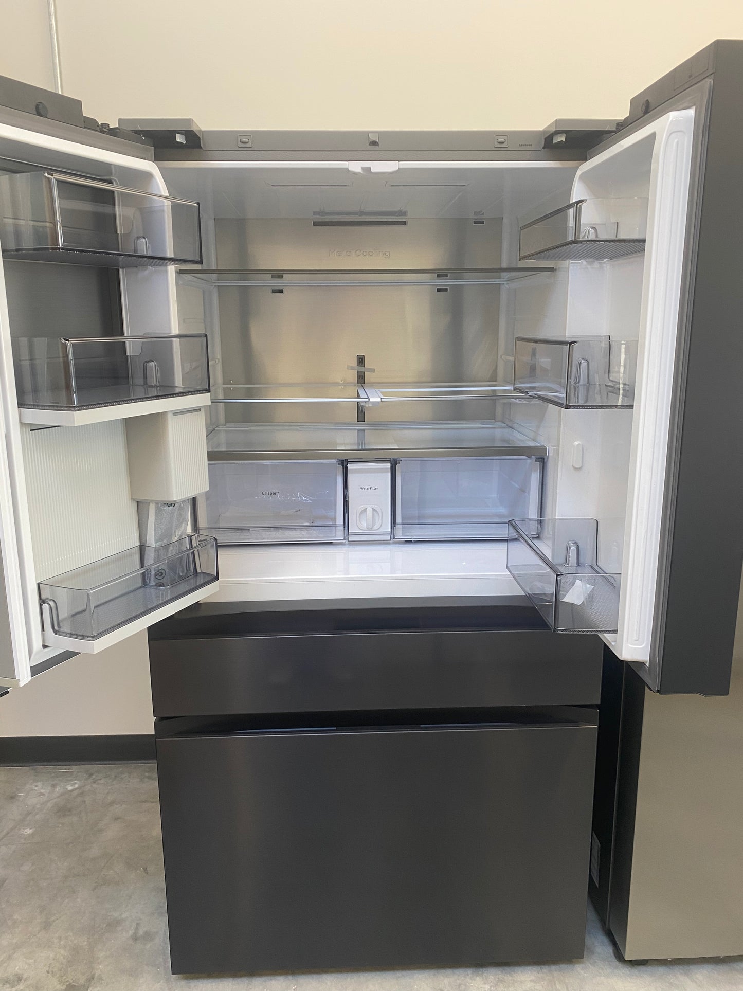 Samsung - RF90F29AECEAA - 28.6 Cu Ft Bespoke 4‑Door French‑Door Refrigerator with AI Family Hub™+ & AI Vision Inside™