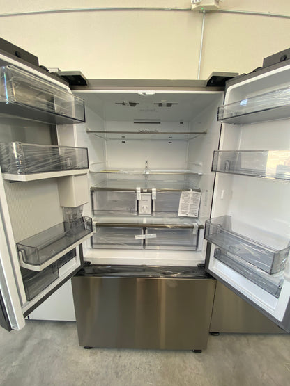 Samsung - RF30BB6600QLAA - 30 Cu. Ft. Bespoke Refrigerator with Beverage Center