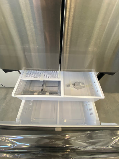 Samsung - RF30BB6600QLAA - 30 Cu. Ft. Bespoke Refrigerator with Beverage Center